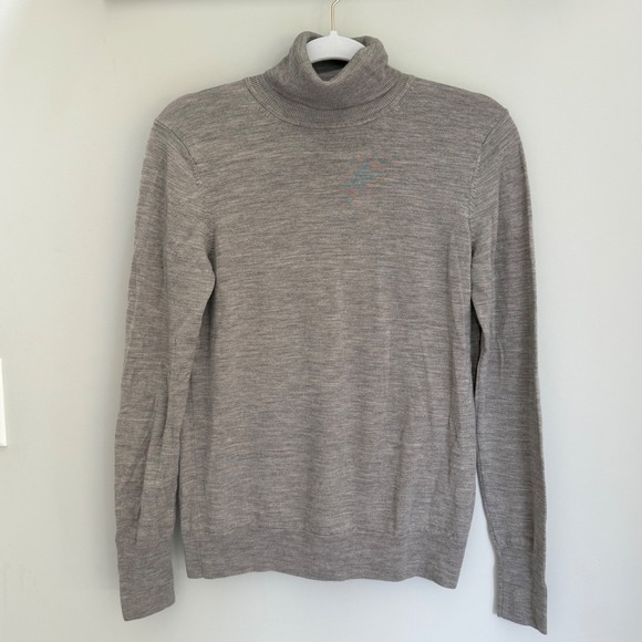 Uniqlo Sweaters - Uniqlo Sweater 100% Wool Turtleneck Gray Long Sleeve Lightweight Fine Knit SZ M